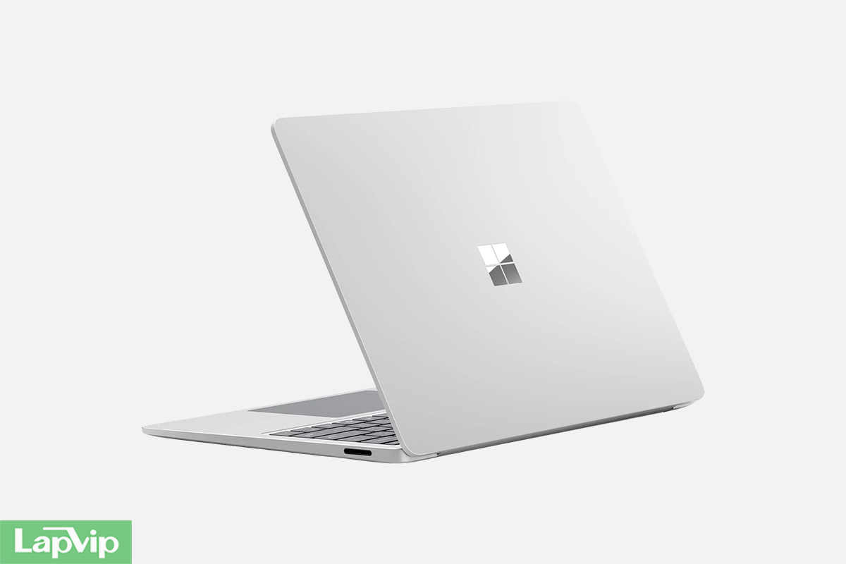 surface-laptop-7-132-1721899035.jpg