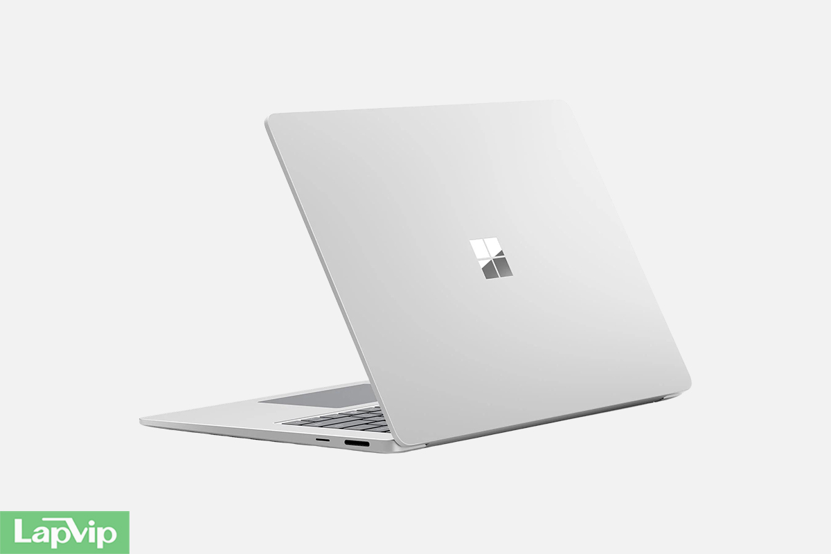 surface-laptop-7-152-1721899272.jpg