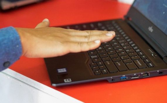 Có thể bạn chưa biết : Surface Laptop có thể nhận diện qua mạch máu