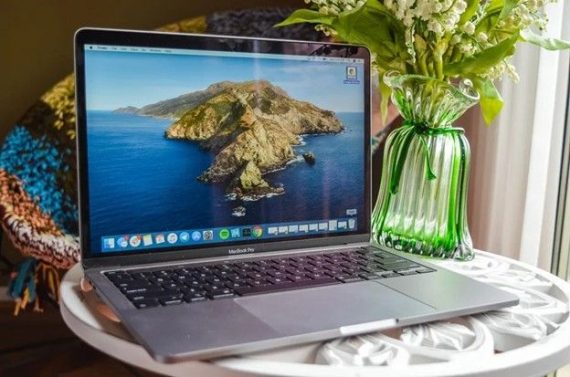 Top 4 laptop có dung lượng pin trâu nhất 2021